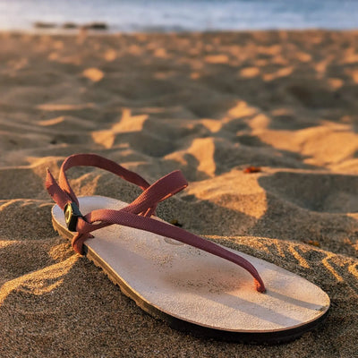 Burgundy straps zuzusandals