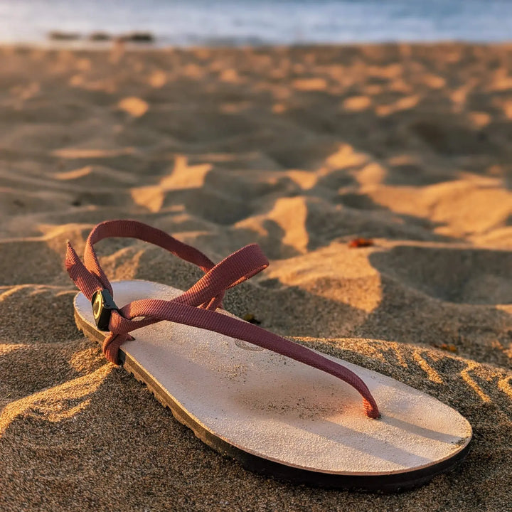 Burgundy straps zuzusandals